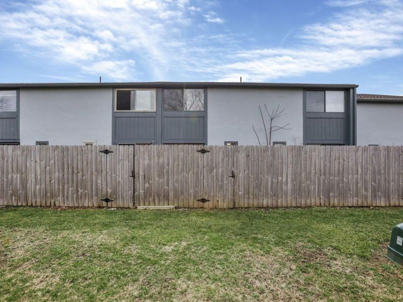 1022 Galliton Court, Unit D, Columbus, OH 43220 Photo 30