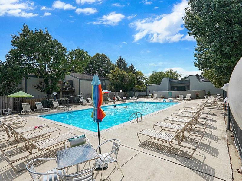 1022 Galliton Court, Unit D, Columbus, OH 43220 Photo 31