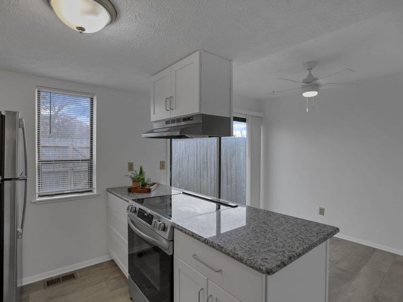 1022 Galliton Court, Unit D, Columbus, OH 43220 Photo 7