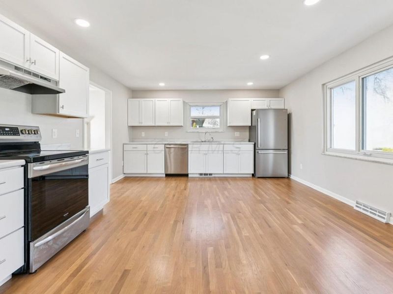 2691 Maplewood Drive , Columbus, OH 43231 Photo 8