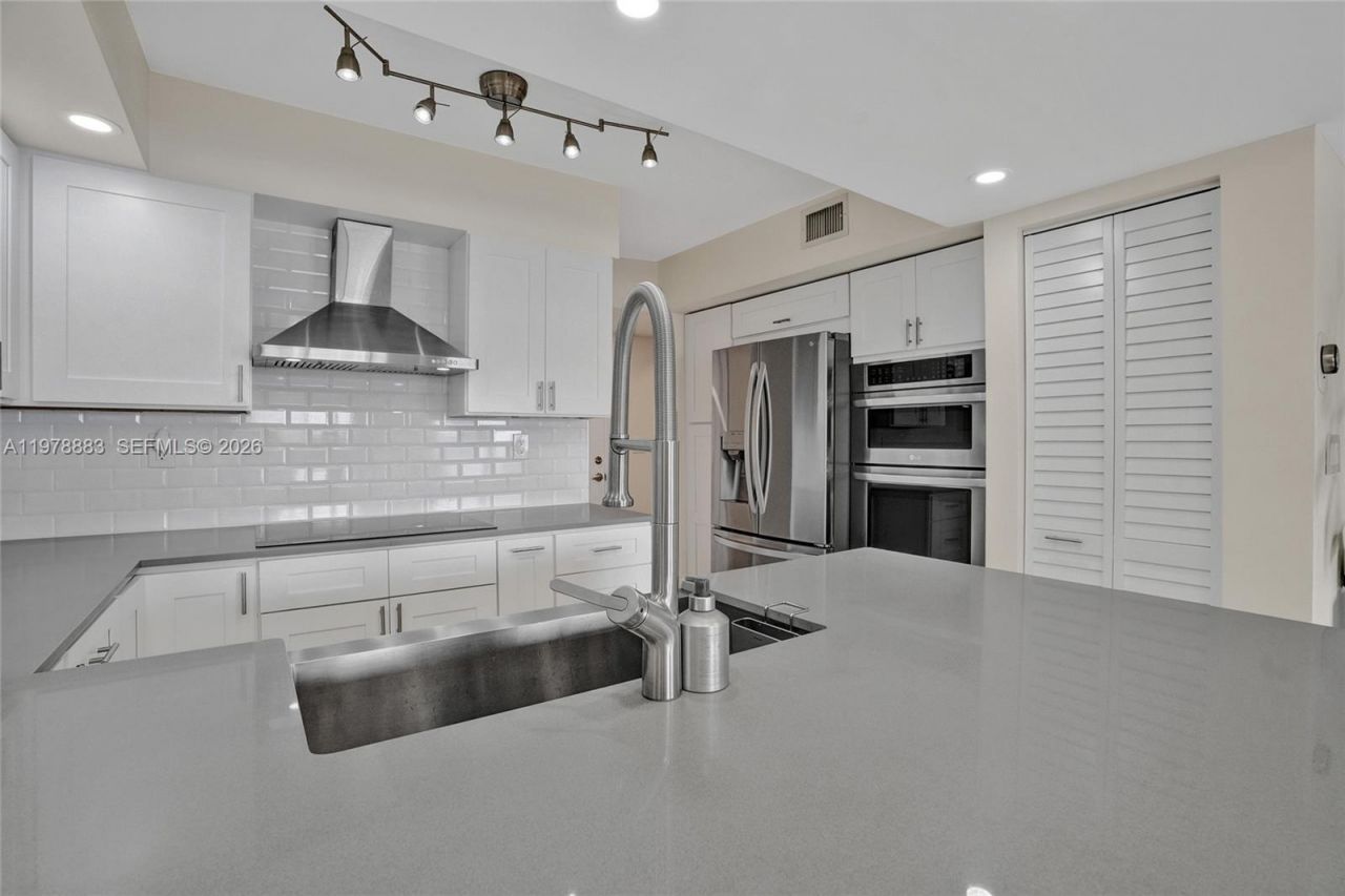 20822 San Simeon Way, Unit 103, Miami, FL 33179 Photo