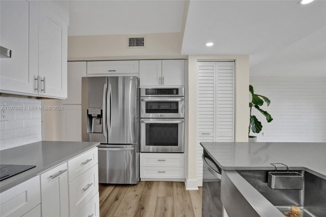 20822 San Simeon Way, Unit 103, Miami, FL 33179 Photo