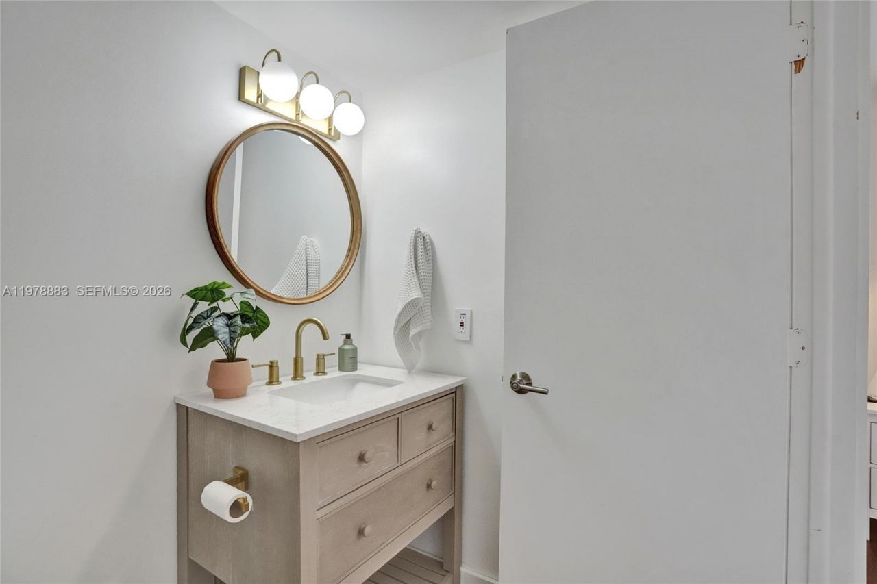 20822 San Simeon Way, Unit 103, Miami, FL 33179 Photo