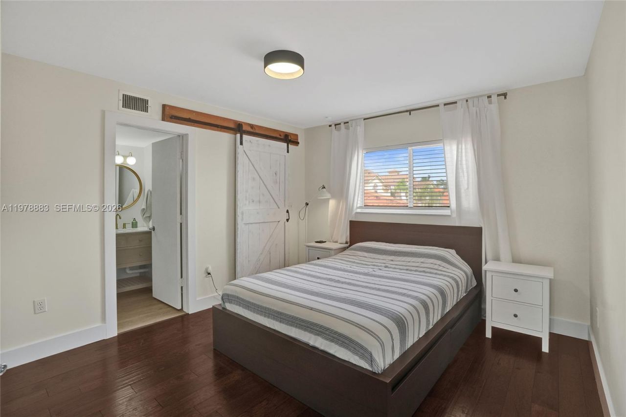 20822 San Simeon Way, Unit 103, Miami, FL 33179 Photo