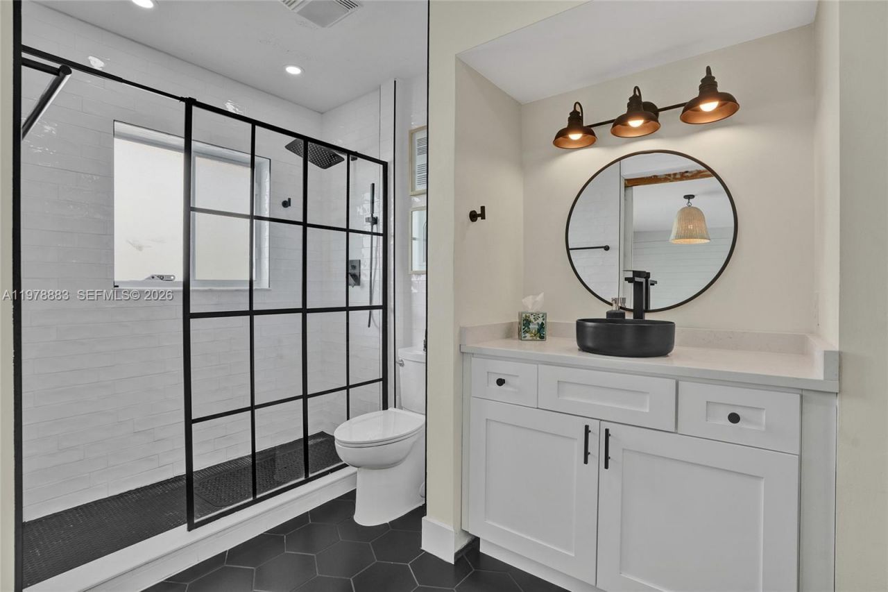 20822 San Simeon Way, Unit 103, Miami, FL 33179 Photo