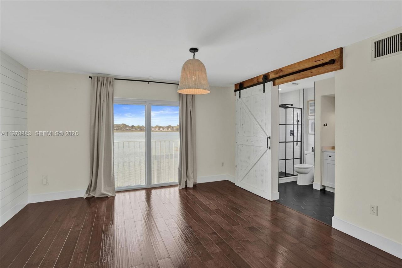 20822 San Simeon Way, Unit 103, Miami, FL 33179 Photo