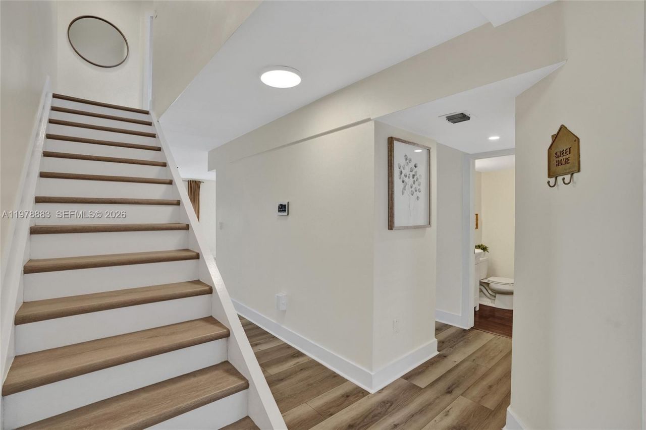 20822 San Simeon Way, Unit 103, Miami, FL 33179 Photo