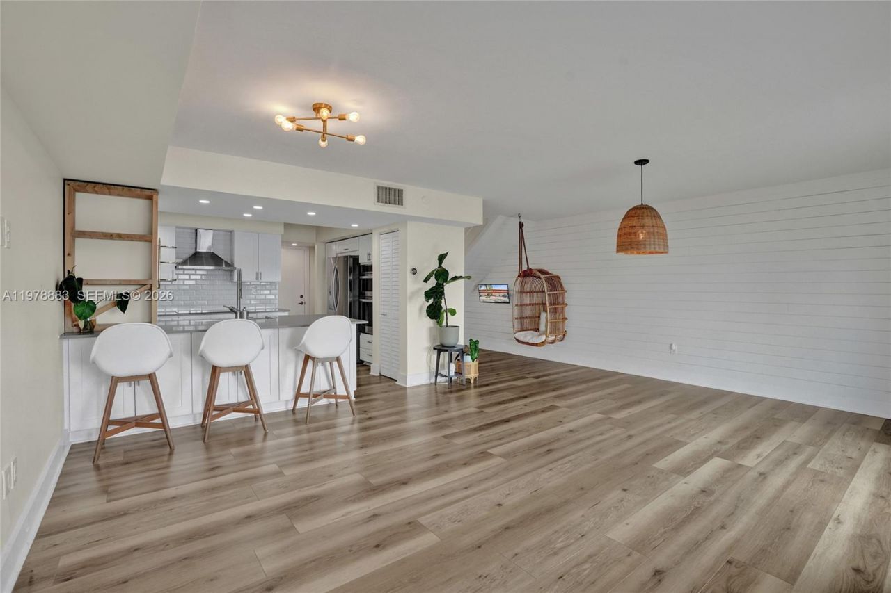 20822 San Simeon Way, Unit 103, Miami, FL 33179 Photo