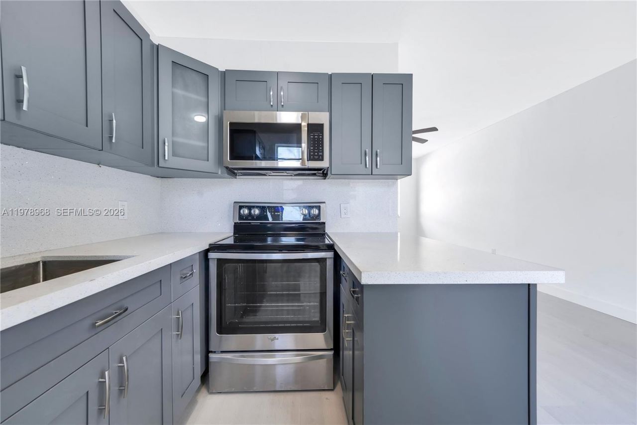 15991 NE 18th Pl, Unit 3, North Miami Beach, FL 33162 Photo