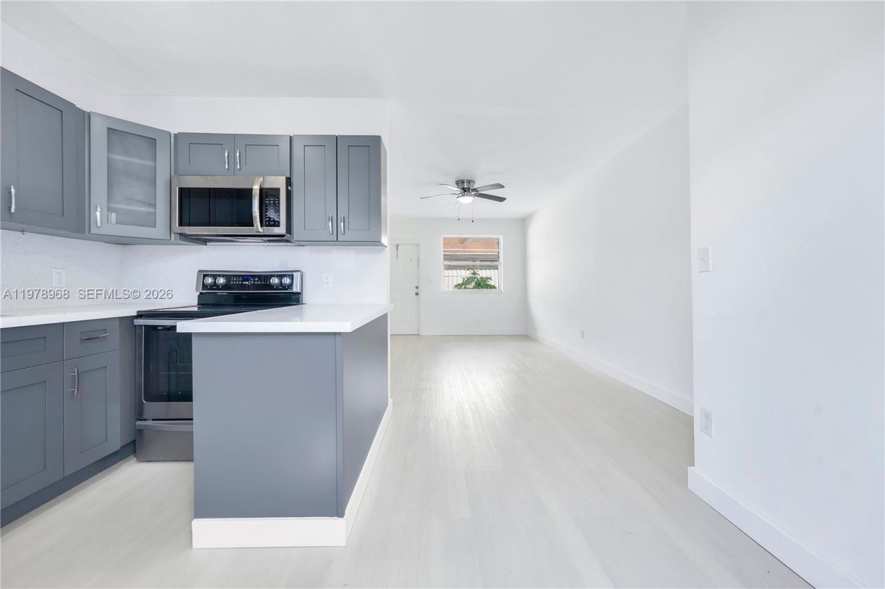 15991 NE 18th Pl, Unit 3, North Miami Beach, FL 33162 Photo