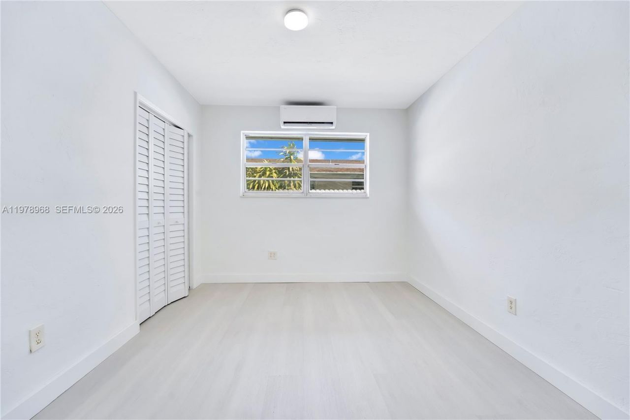 15991 NE 18th Pl, Unit 3, North Miami Beach, FL 33162 Photo