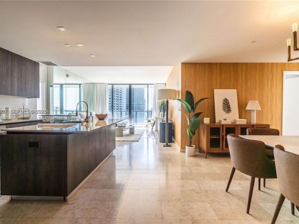 68 SE 6th St, Unit 1403, Miami, FL 33131