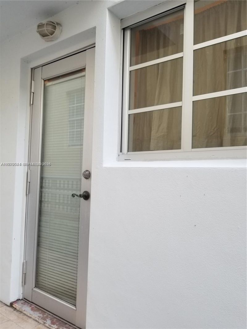 1045 Meridian Ave, Unit 5, Miami Beach, FL 33139 Photo