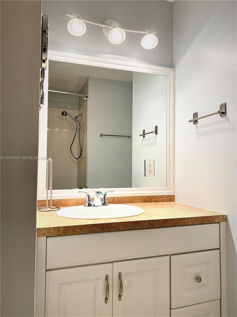 1200 Town Center Dr , Unit 420, Jupiter, FL 33458 Photo