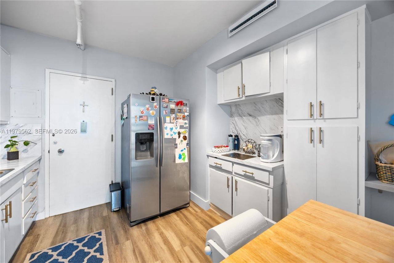 5055 Collins Ave, Unit 5N, Miami Beach, FL 33140 Photo