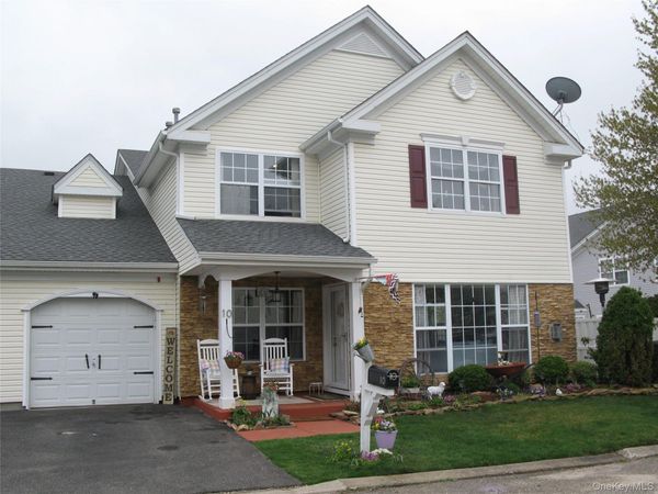10 Tracie Lane, Middle Island, NY 11953
