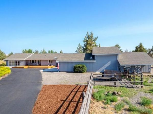 1923 NE Upas Avenue, Redmond, OR 97756