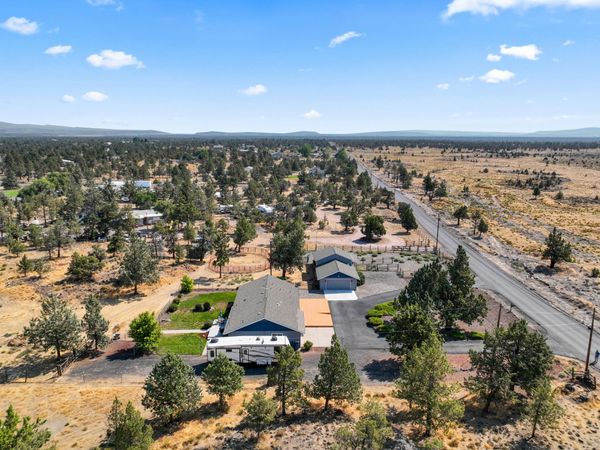 1923 NE Upas Avenue, Redmond, OR 97756