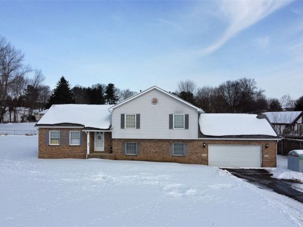 5450 Erie Avenue NW, Canal Fulton, OH 44614