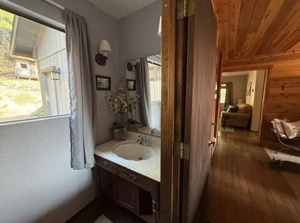 6867 Almanor Lake Estates Drive, Lake Almanor, CA 96137 Photo