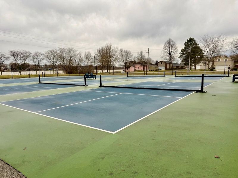 1264 W Choctaw Drive, London, OH 43140 Photo 11