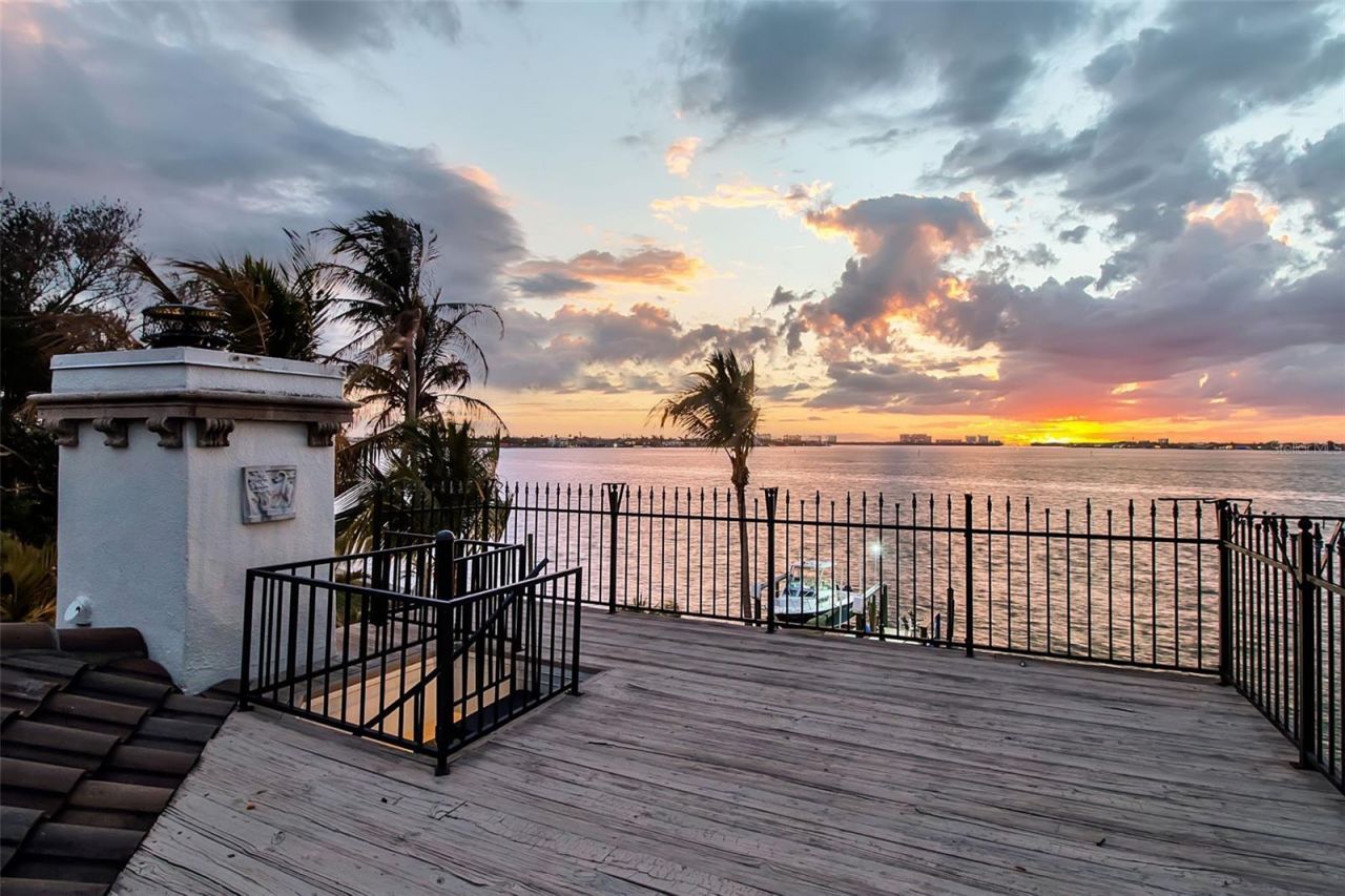 1504 S Lodge Drive, Sarasota, FL 34239 Photo