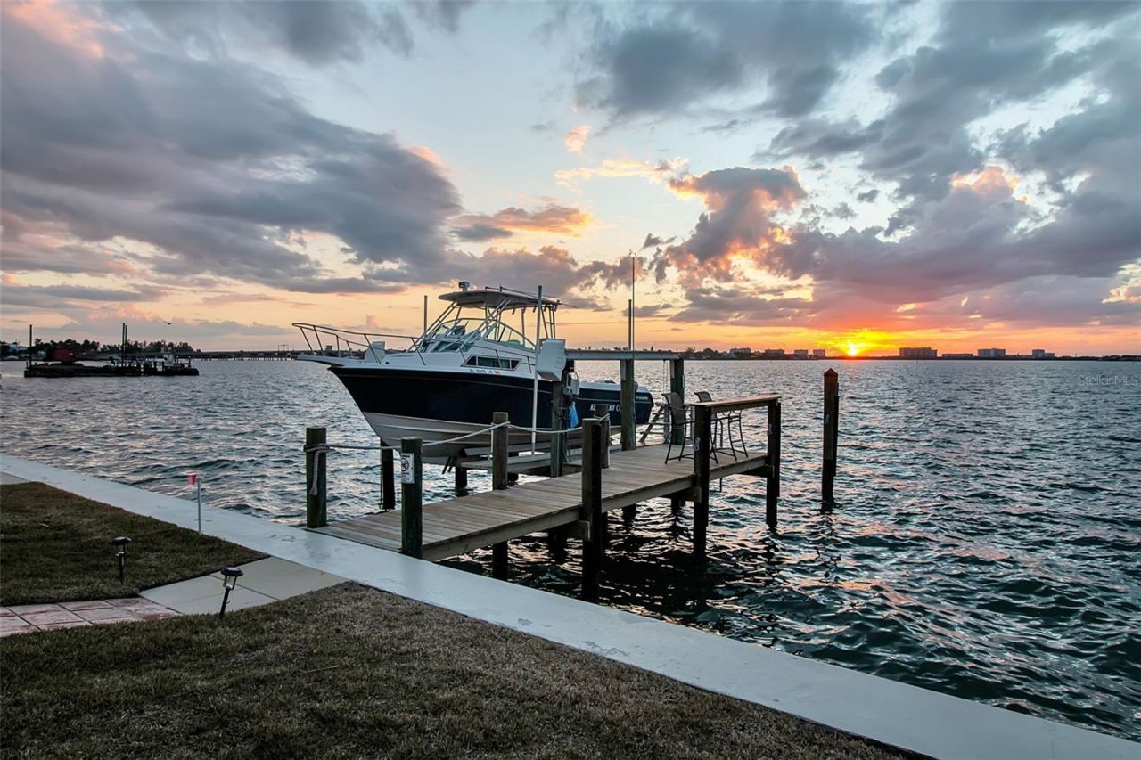 1504 S Lodge Drive, Sarasota, FL 34239 Photo