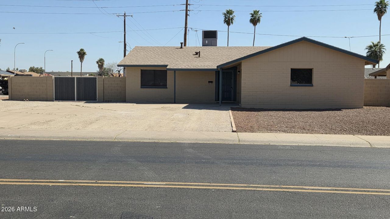 4057 N 79th Drive, Phoenix, AZ 85033 Main Photo