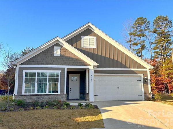 4649 Kobus Court , Sherrills Ford, NC 28673