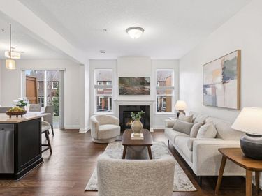 3154 Countryside Avenue, Unit B, Woodbury, MN 55129