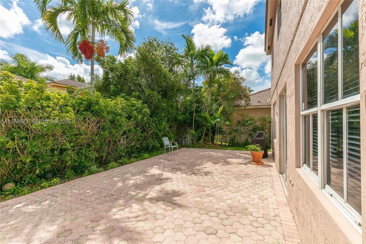 1032 Silktree Ln, Weston, FL 33327 Photo