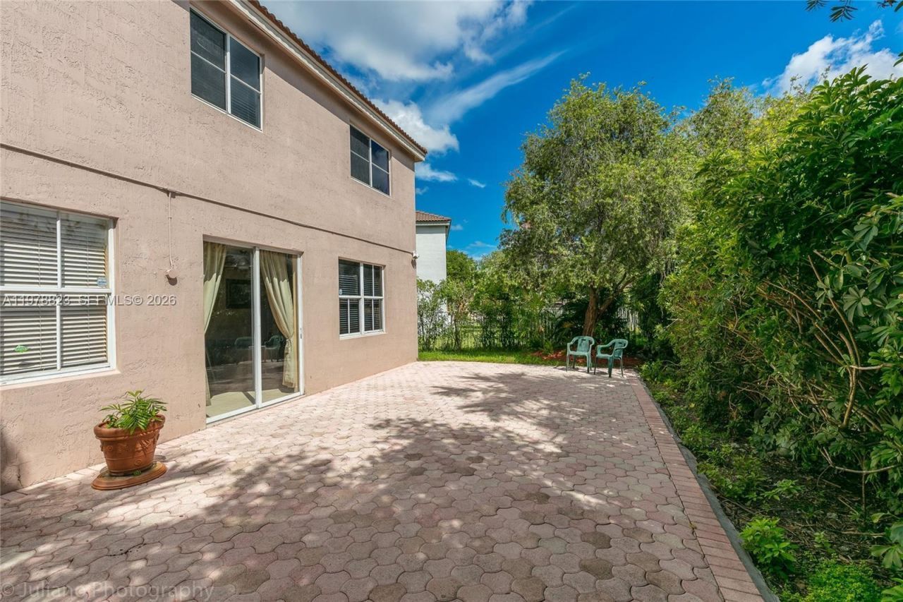 1032 Silktree Ln, Weston, FL 33327 Photo