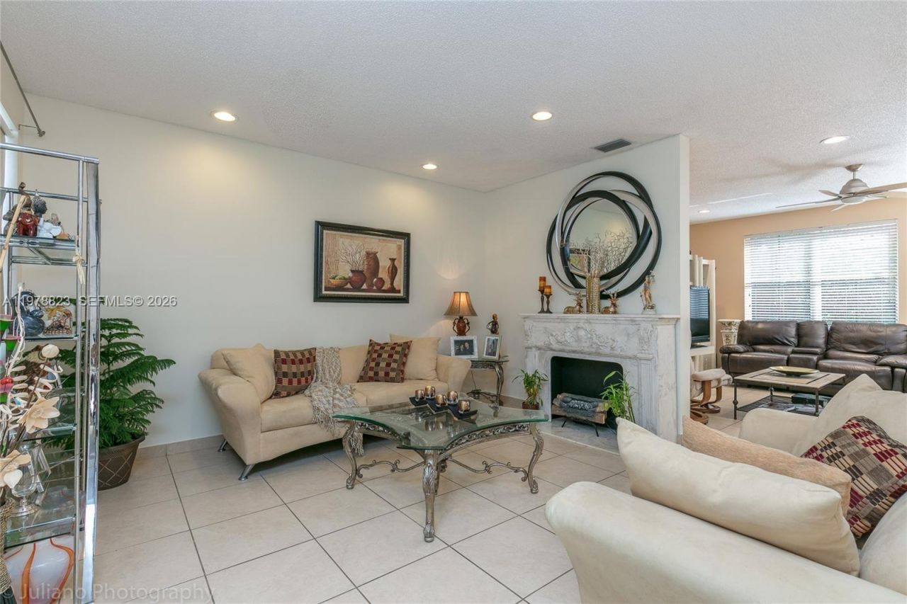 1032 Silktree Ln, Weston, FL 33327 Photo