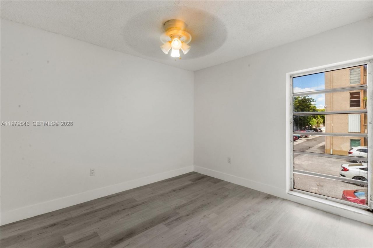 4855 NW 7th St , Unit 206-6, Miami, FL 33126 Photo