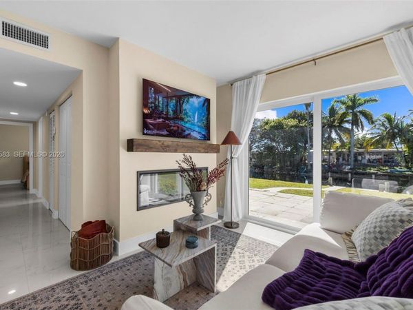 10750 SW 43rd Ln , Miami, FL 33165