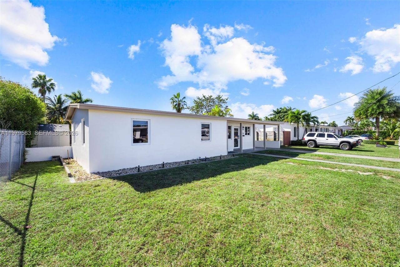 10750 SW 43rd Ln , Miami, FL 33165 Photo