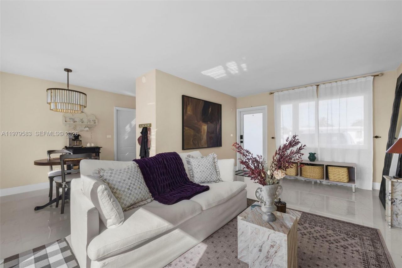 10750 SW 43rd Ln , Miami, FL 33165 Photo