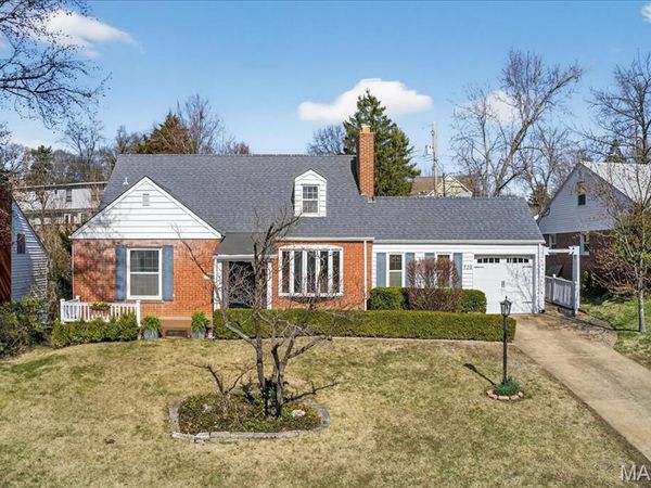 739 Glenvista Place, Glendale, MO 63122