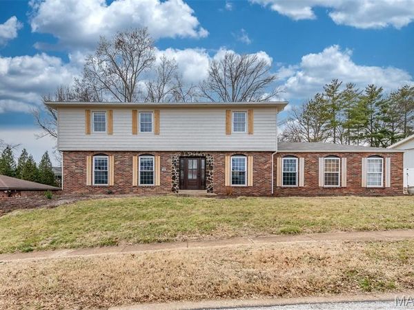 114 Lea Meadows Drive, Ballwin, MO 63011