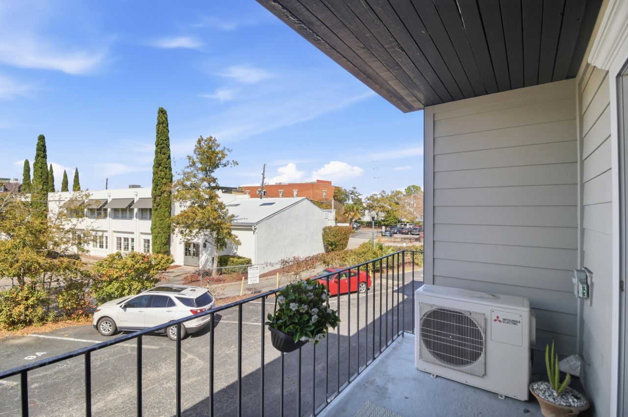 259 E Bay Street Photo 12