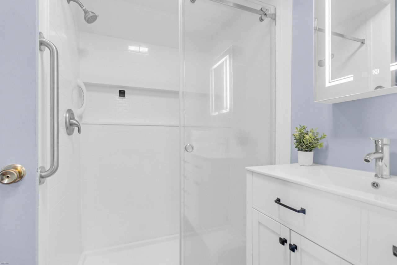 259 E Bay Street Photo 14