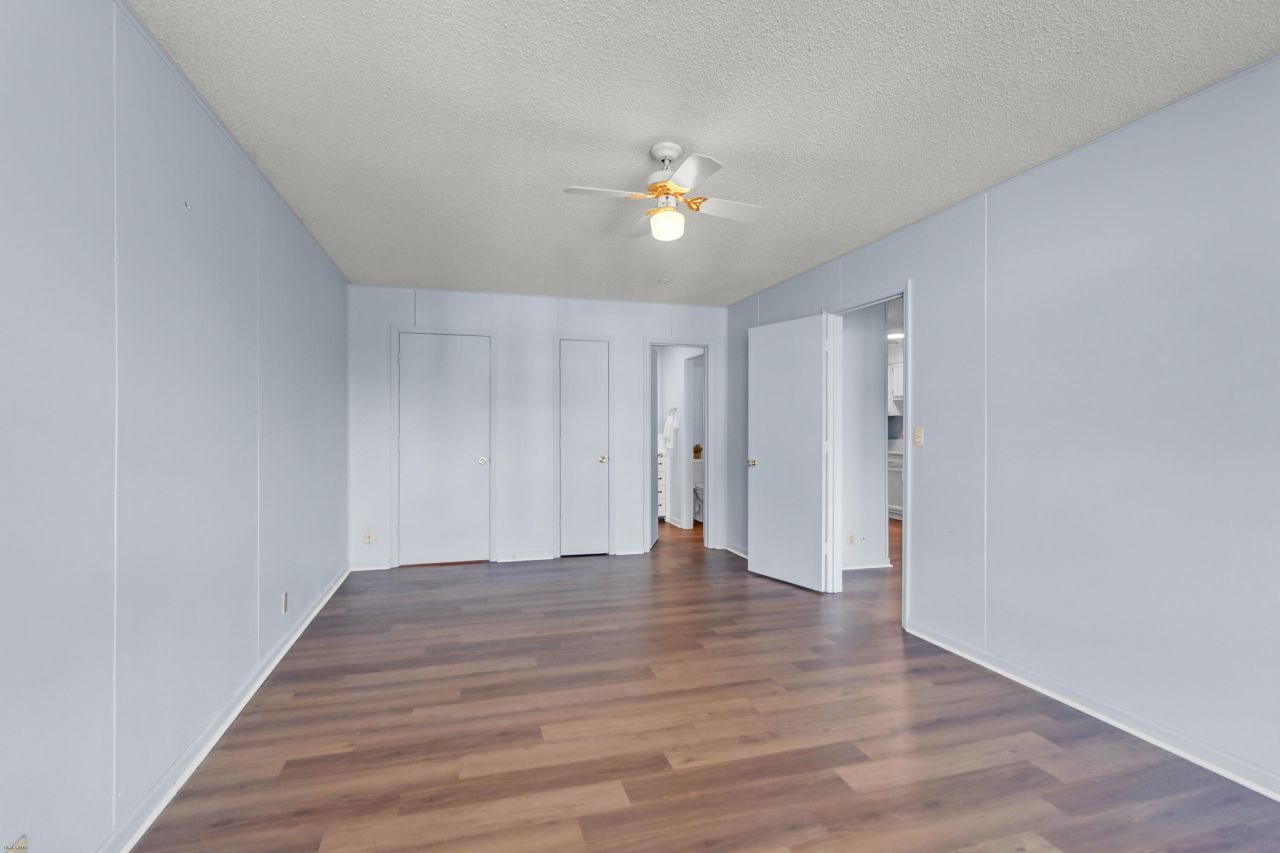 259 E Bay Street Photo 18