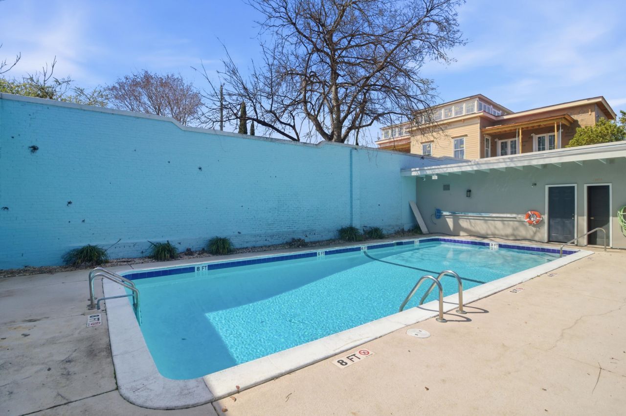 259 E Bay Street Photo 22