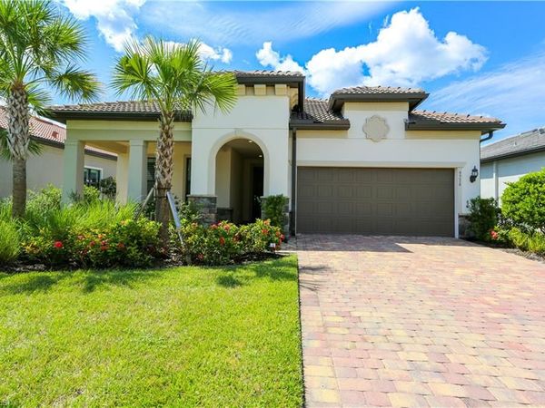 9716 Everglades DR, NAPLES, FL 34120