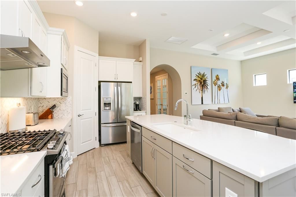 9716 Everglades Dr, Naples, FL 34120 Photo