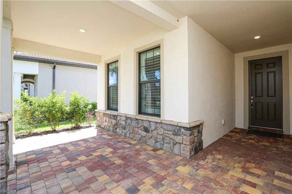 9716 Everglades Dr, Naples, FL 34120 Photo