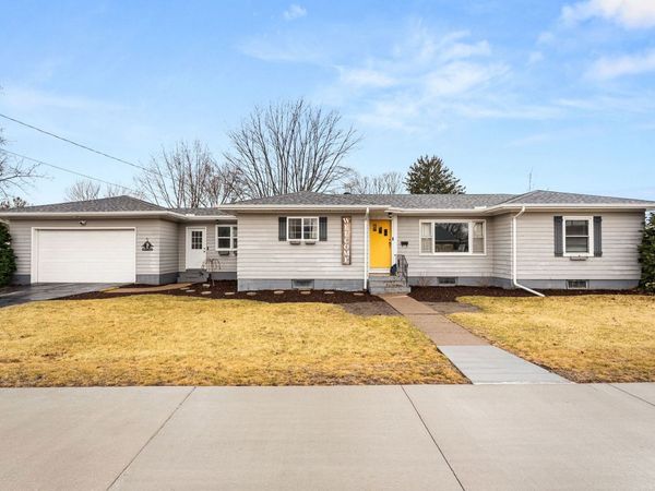 307 SE 8th Avenue , Aledo, IL 61231