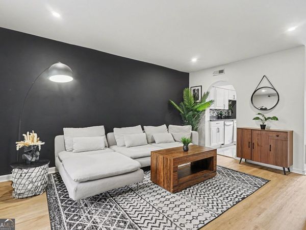 3083 Colonial Way, Unit E, Atlanta, GA 30341