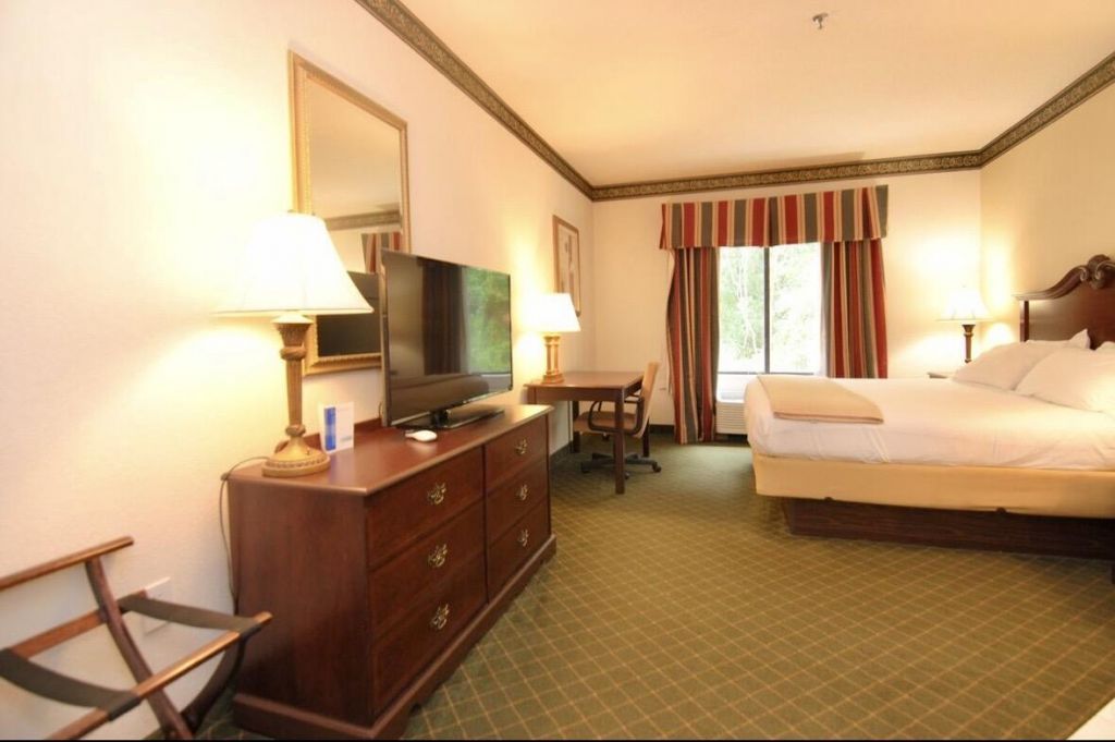 505 Rembert C Dennis Boulevard  Photo 12