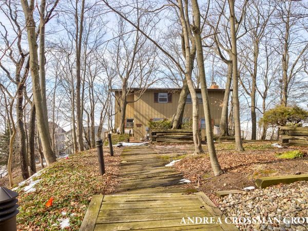 2421 Crescent Walk, Macatawa, MI 49434